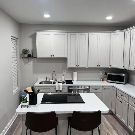 Cozy 2-bedroom apartment located next to St. Mary's Hospital!
