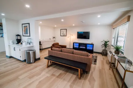 Best Western Helena/Capitol Hotel Отели в г. Кланси