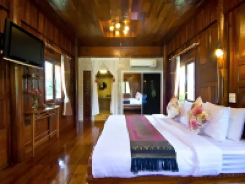 Bueng Bua Thong Resort Hoteles en Huai Yai