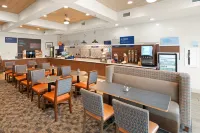 Holiday Inn Express & Suites COEUR D ALENE I-90 EXIT 11 by IHG - Aamiainen