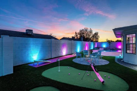 Dollhouse Daydream Barbie-inspired, Spacious 5-bedroom house with heated pool