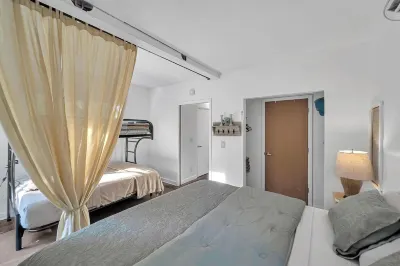 Connect with Nature at Headwaters Retreat in Jupiter Farms 심 크릭스 플라자 주변 호텔