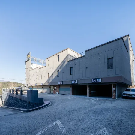 Ulsan Yeongnam Alps Ninaine Unmanned Hotel Отели рядом с достопримечательностью «Храм Соннамса»
