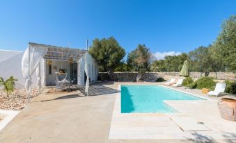 Trullo Chiara Con Piscina by Wonderful Italy