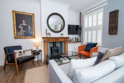 Host & Stay - Terrace House on Canal Hotels near University of Worcester