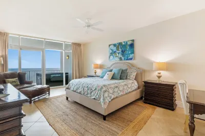 Turquoise Place 2205 C Hotels near Outer Limits VR Game Room