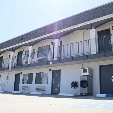 Value Inn Bellflower