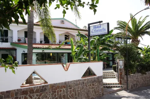 Hotel Marinella Parking wi-fi Spiaggia Attrezzata Hotels in Capo Vaticano