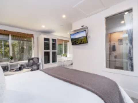 アマンテ ラグジュアリー B&B サーニッチのホテル