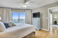 Seacrest 710 is 2 Br Top Floor Gulf Side Unit - Beautifully Decorated by RedAwning Các khách sạn ở Fort Walton Beach