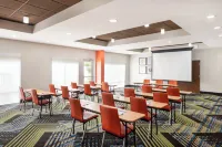 Holiday Inn Express & Suites Spring Hill