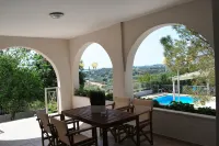Chrysiida Suites