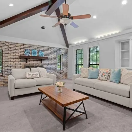 Charming Stylish 4-bedroom house with in serene Allen