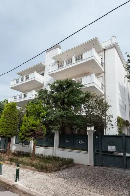 Riviera Retreat 3 Bedroom Voula Luxury Haven Apt Hotels near Paralia Apollonies Voulas Β