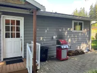 Cozy 2-bedroom cabin in charming Mutiny Bay