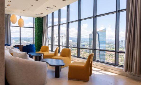 Arcadia Condo Suites