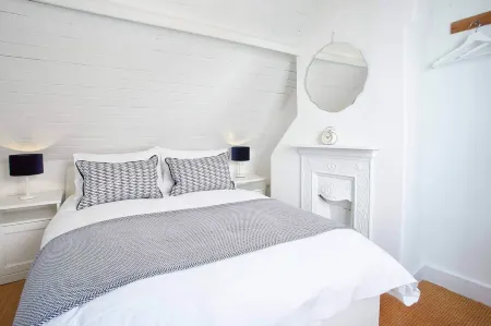 Host & Stay - Gun Gutter House