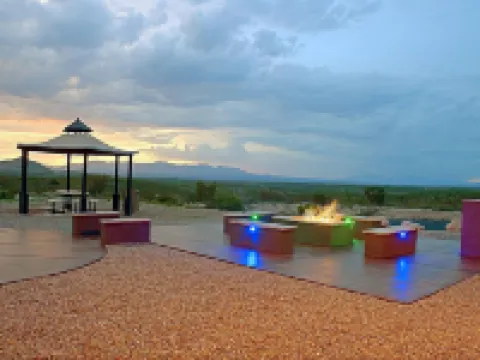 墓碑鎮大酒店 - 温德姆貝蒙特酒店 圖姆斯頓酒店