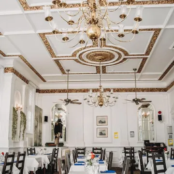 Keppels Head Hotel Отели рядом с достопримечательностью «Пристань для яхт Хаслар»