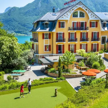 Les Trésoms Lake and Spa Resort Отели в г. Анси