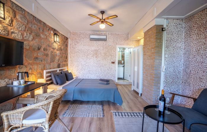 Attalos Suites Hotel