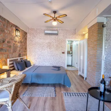Attalos Suites Hotel