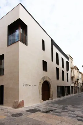 Hotel Raval de la Mar Các khách sạn gần Casa Navas