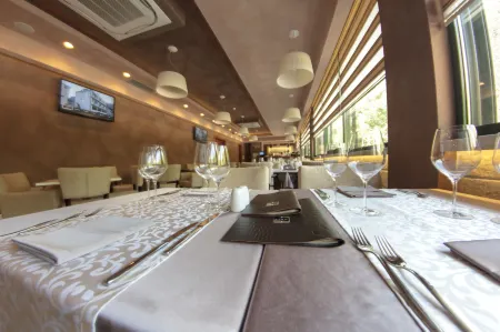 Hotel Porto IN Отели в г. Kavac