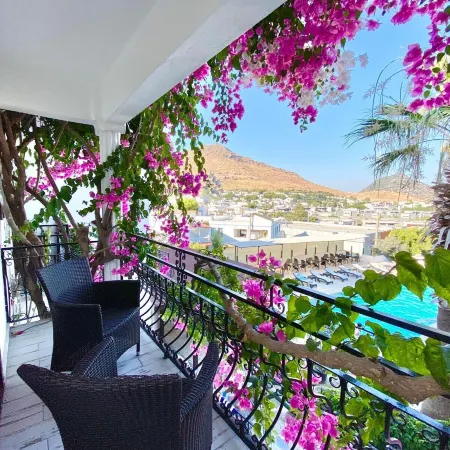Mare Garden Hotel