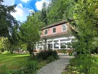 Spacious Holiday Home in Löwensen Lower Saxony Near Forest Hotel in zona Pyrmonter Welle Erlebnisbad