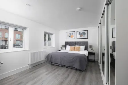 Skyvillion Vineyard Court, Enfield, 2 Bed, with Garden