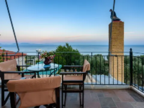 Eros Cozy, Perfect Location, Panoramic Sea View Hotels in Koroni