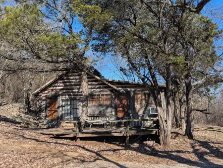 Cedarvale Cabins at Turner Falls Отели в г. Дэвис