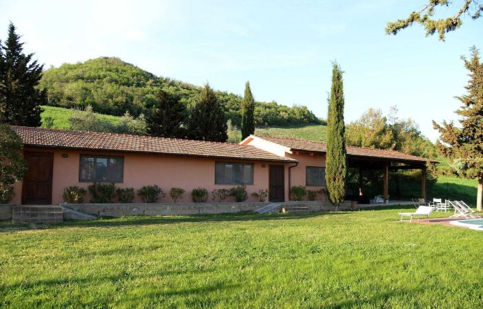 Tuscan Hideaway with Pool
