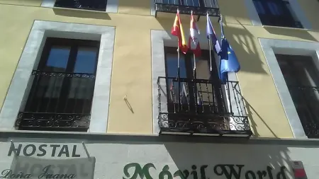 Hostal Doña Juana Отели рядом с достопримечательностью «Museo De La Naturaleza Valle Del Alberche»