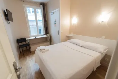 Hôtel de La Gare Hotels in Crosne