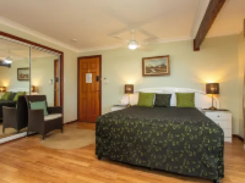 Ainslie Manor Guest House Hotels in Redcliffe