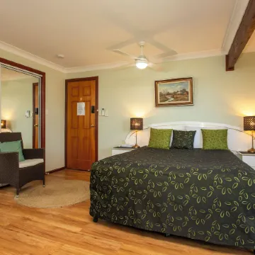 Ainslie Manor Guest House