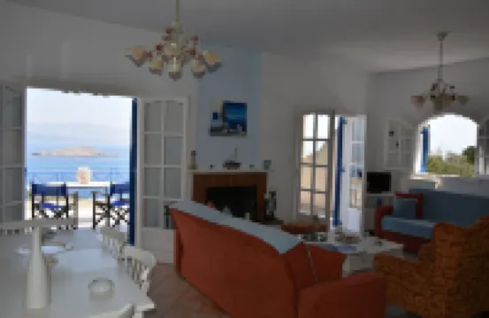 Villa Iokasti (Sea View)