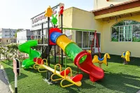 OYO 139 Al Ghadeer Hotel Apartments - parking