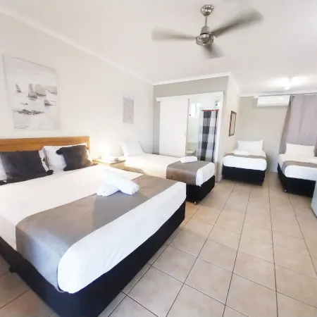 Tropic Coast Motel