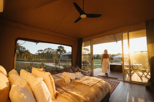 Canvs by Cabn Seppeltsfield Barossa Hotels in Tanunda