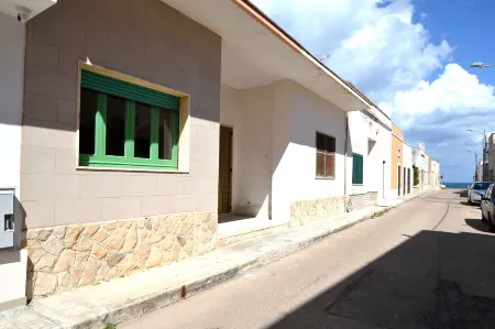 Luce Holiday Home with Air Conditioning for 5 Guests