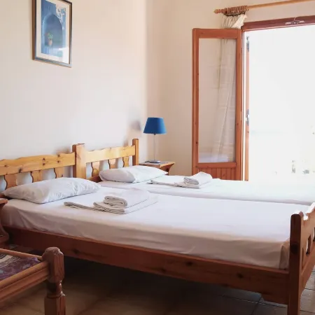Seaview Self Catering Apartment - Helen No 1