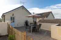 St Helens Apartment 1 - Short Walk to Beach Hotels in Amroth
