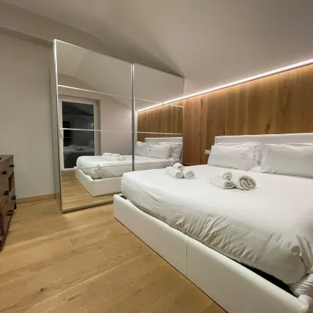 SnowLake Suite & Apartment