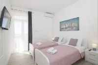 Apartments Isabora Hotels in Rozat