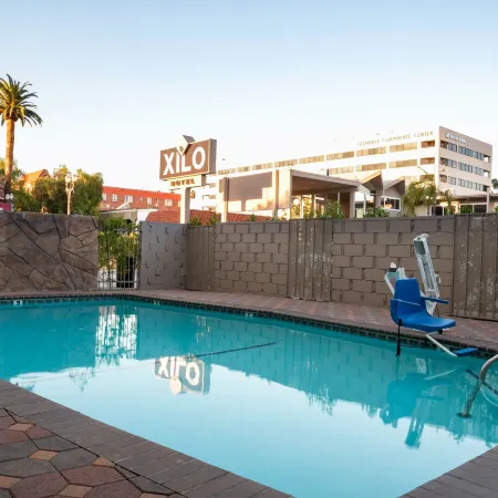 Hotel Xilo Glendale