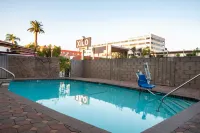 Hotel Xilo Glendale - Pool