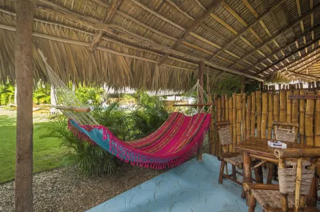 Slabdr CoLiving, Once Surf Salvación